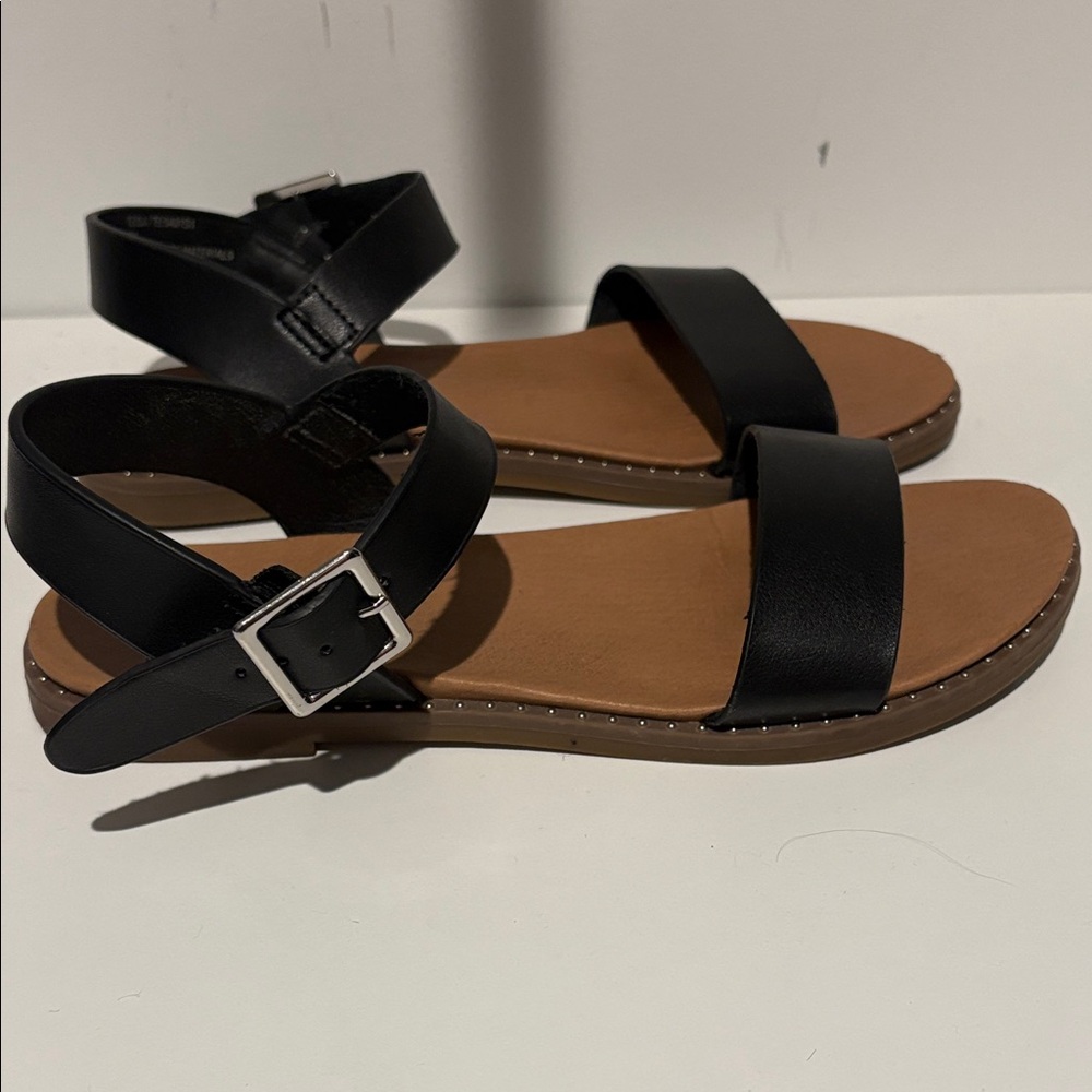 Steve Madden Black and Tan Sandals